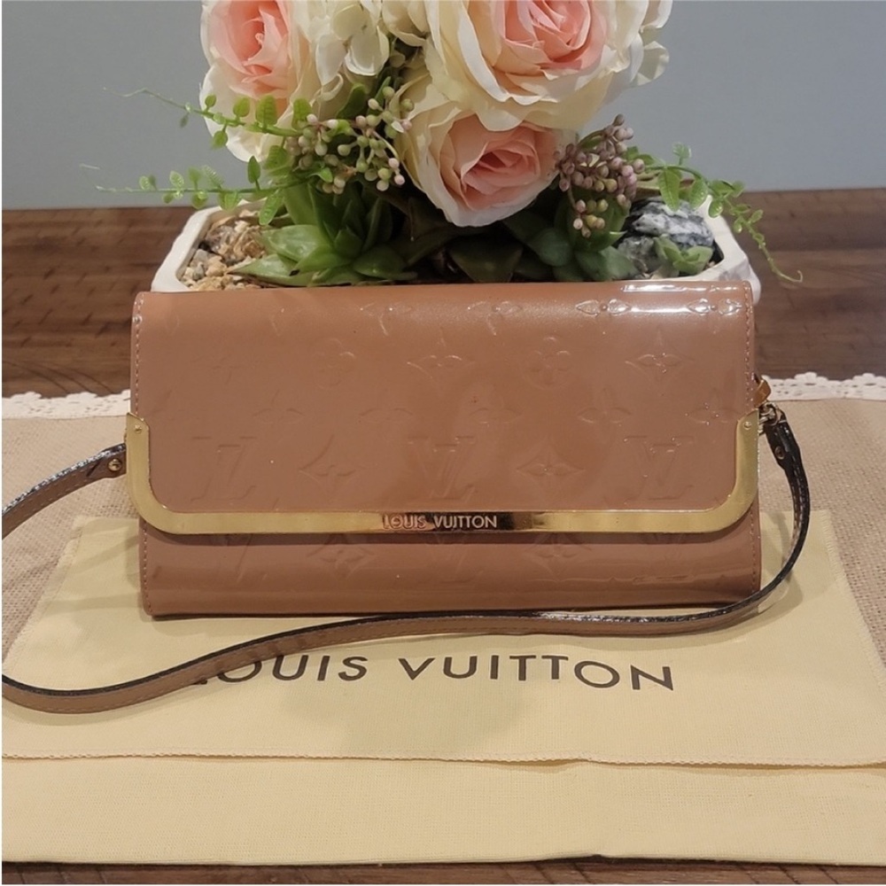 Authentic Louis Vuitton shoulder bag - Picture 1 of 2